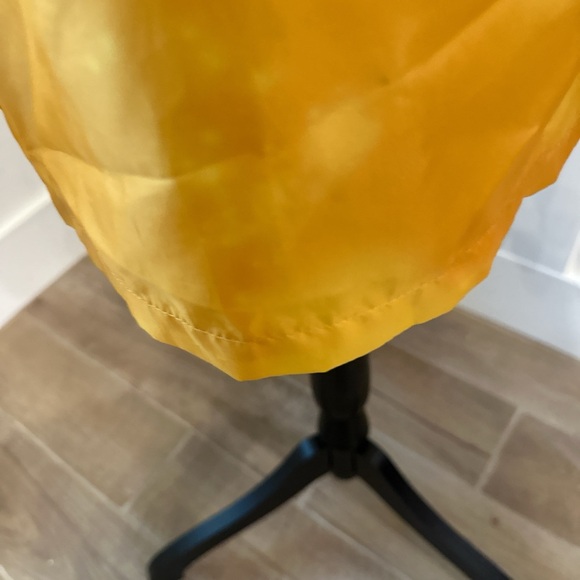 Neff Yellow Windbreaker with Rose Design - Picture 4 of 4